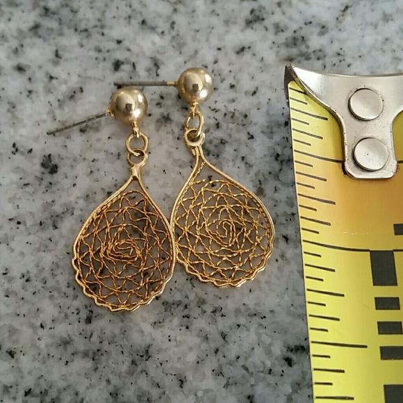 Spider Web Earrings - Picture 6 of 6